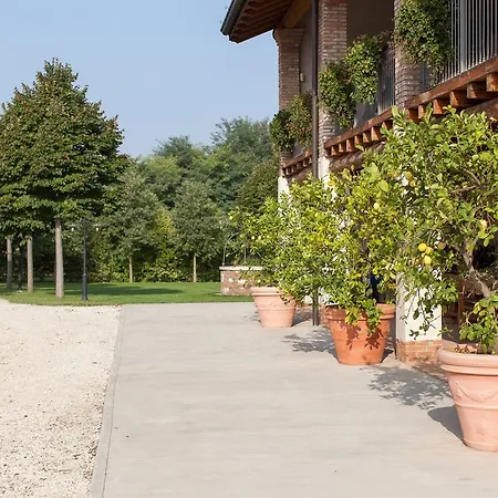 Cascina Serenella - *
